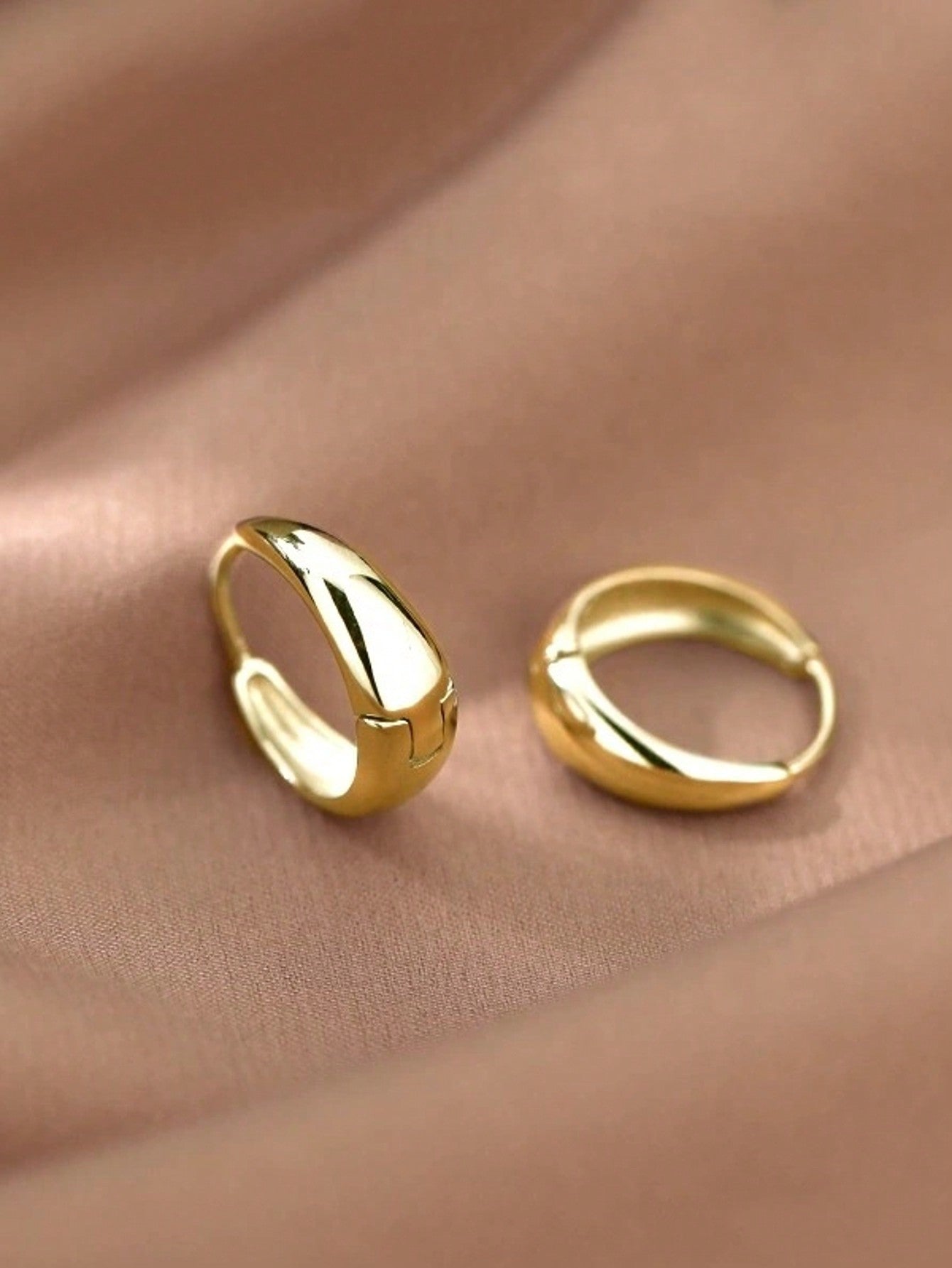 Geometric Hhoop Earrings