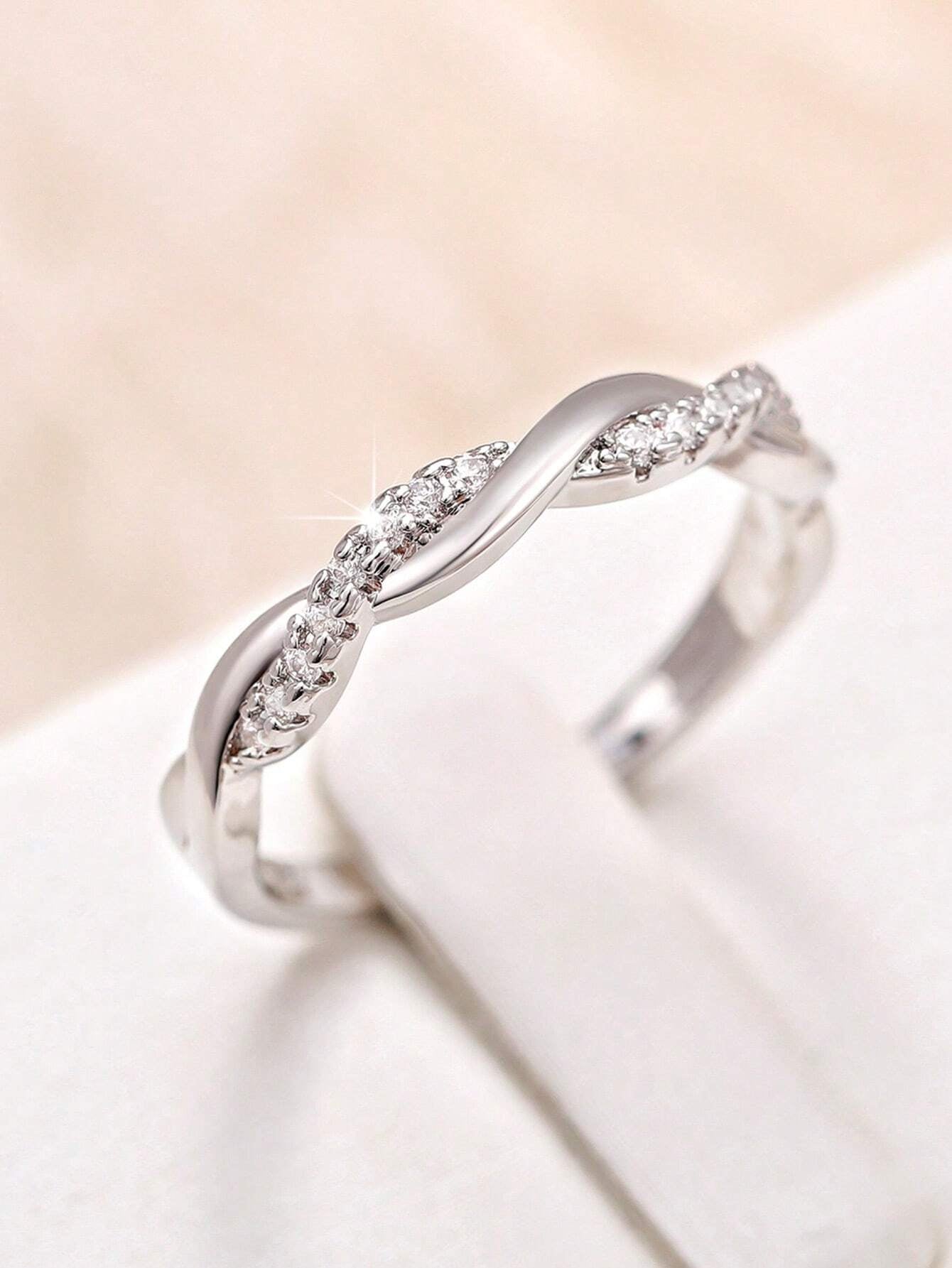 Elegant Zirconia Ring